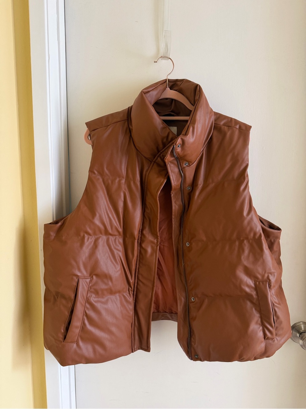 Women’s Puffer Vest Jacket - Brown
